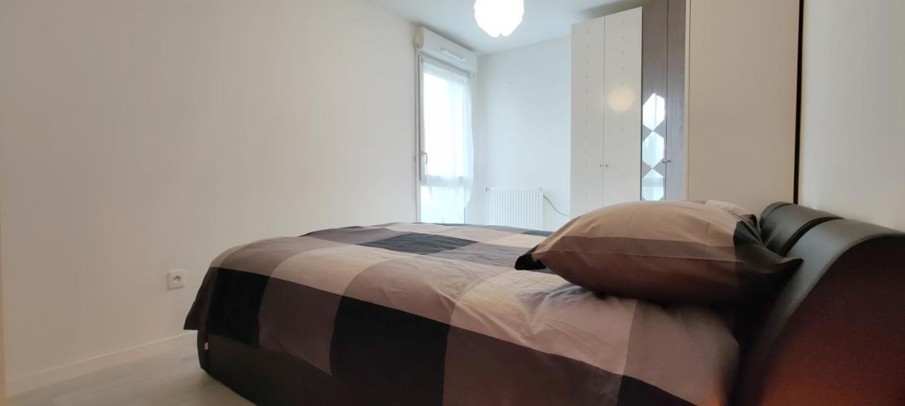 Chic Apart With Parking Near Paris Apartment Epinay-sur-Seine Exterior photo